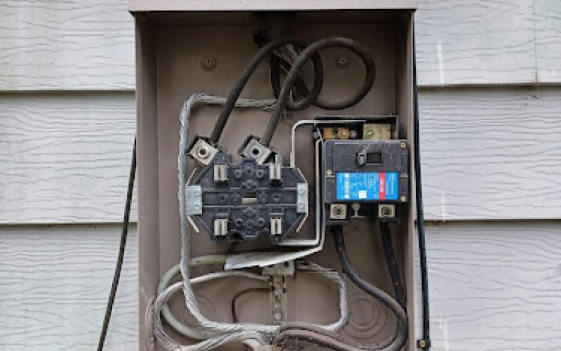 Live Wire Electric