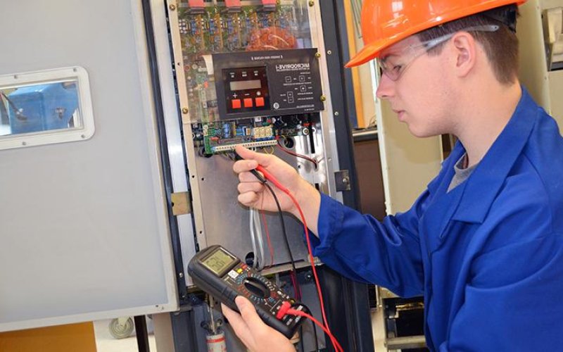 Brechtech Services — Electrician in Bellevue