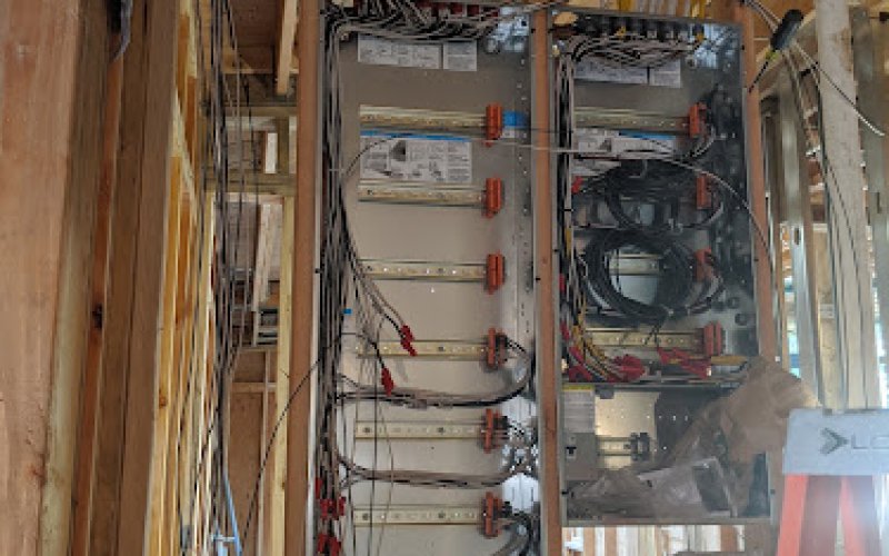 Lander Electric — Electrician in Bellevue