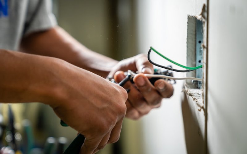 AAA Electric Co Inc — Electrician in Boulder