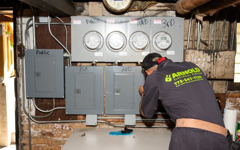 Arnold Electrical Services — Electrician in Chicago