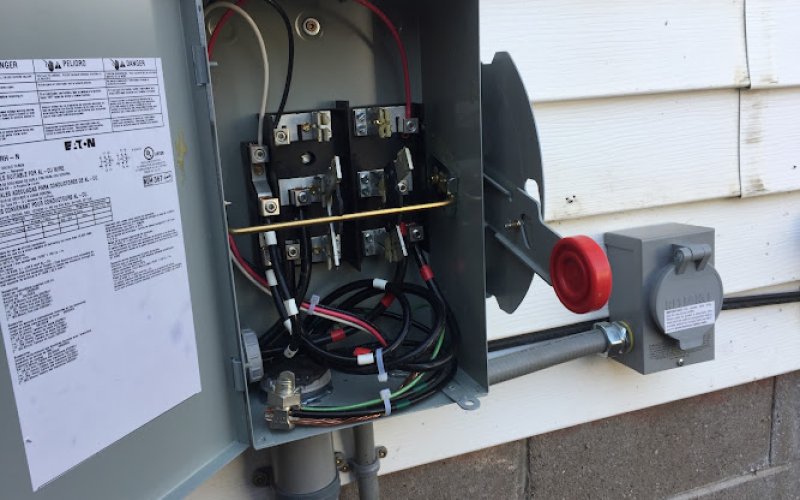 Pizano Electric — Electrician in Davenport