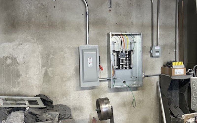 United Electric Services — Electrician in Downey