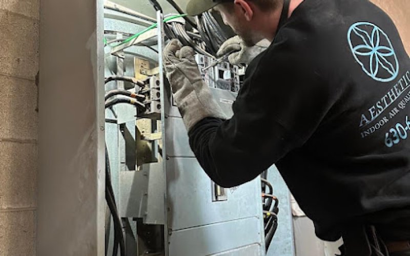 Aesthetic Air & Electric — Electrician in Elgin