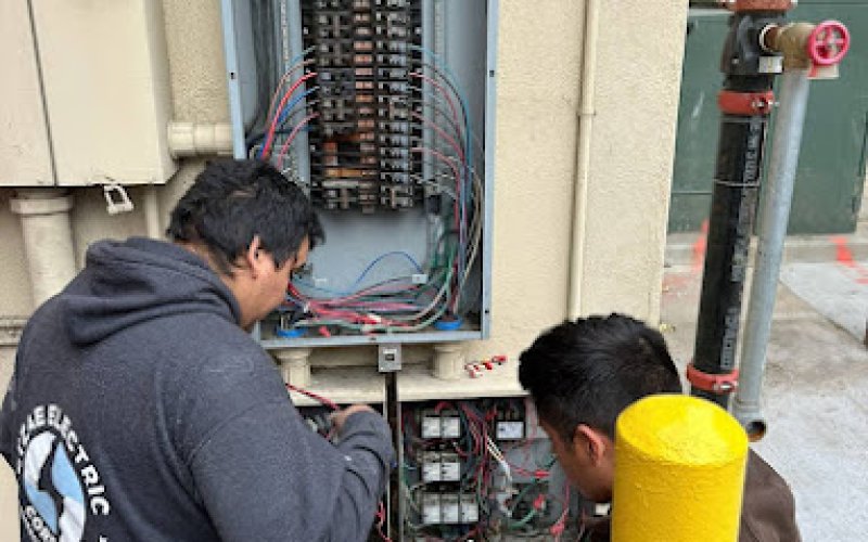 Etzae Electric Corporation — Electrician in Escondido
