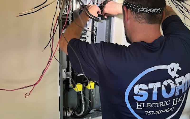 Storm Electric LLC — Electrician in Hampton