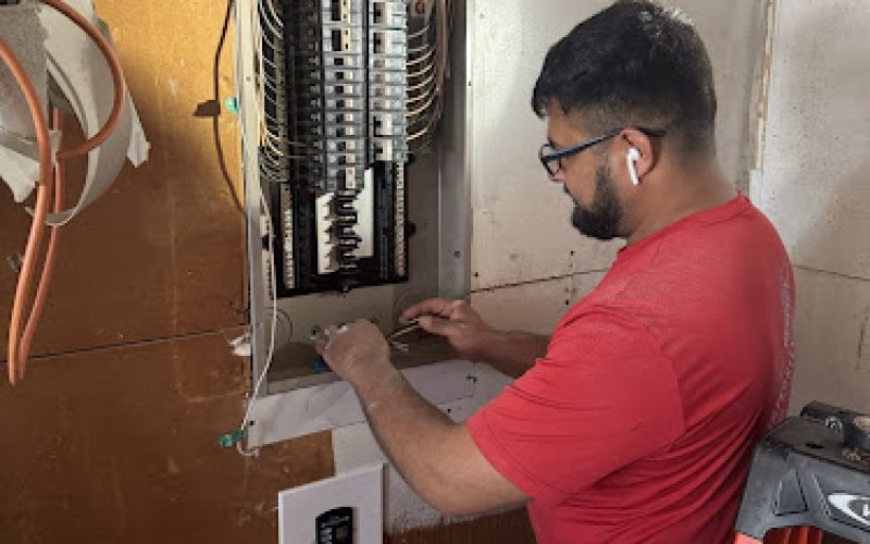 TopTech Electric & Plumbing — Electrician in Richardson