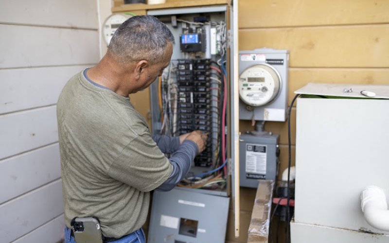 Apollo Electric LLC