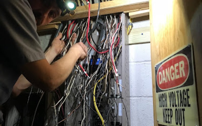 Lightning Bug Electric — Electrician in Smyrna