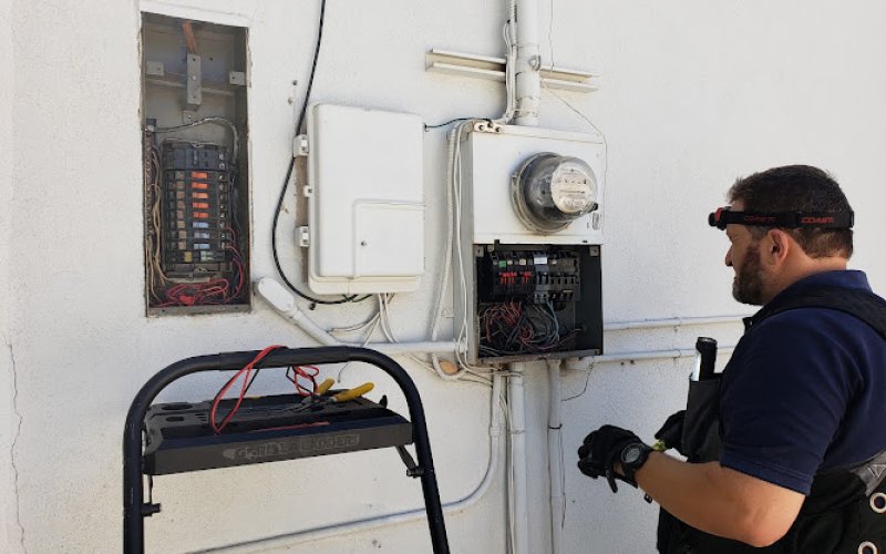 DNZ Electrical Services — Electrician in Thousand Oaks