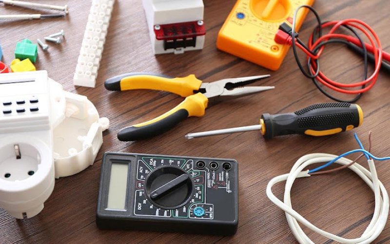 Schmidtlein Electric Inc — Electrician in Topeka
