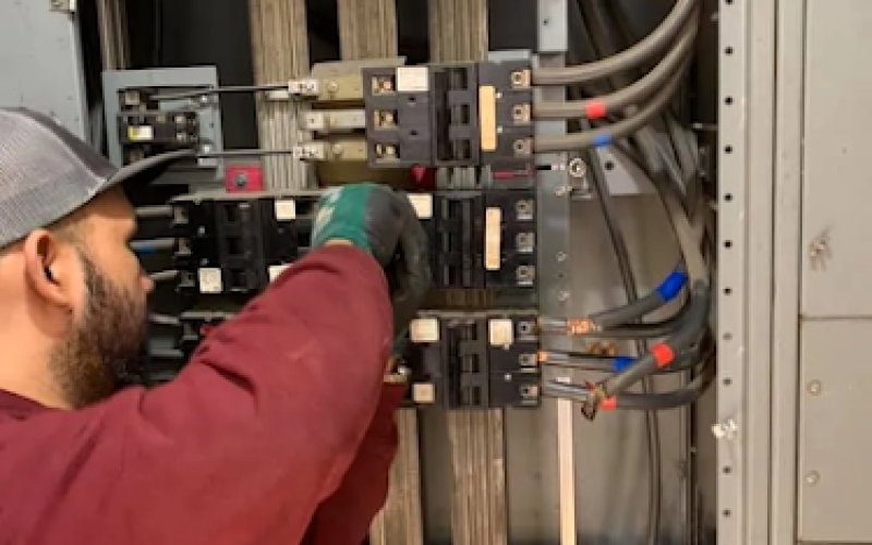 Castle Electric LLC — Electrician in Yakima