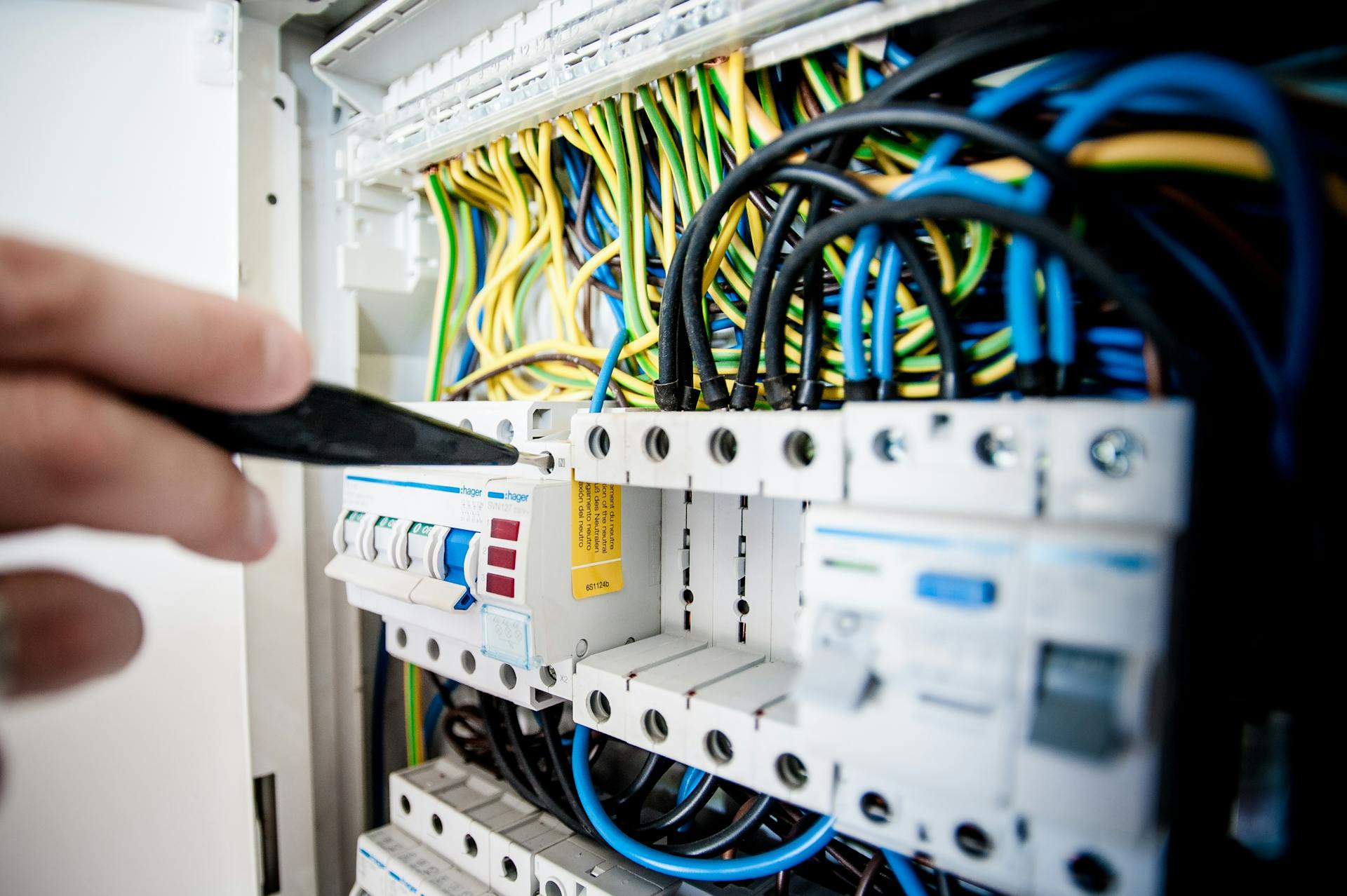 Connect with us to learn how electrician.city works 