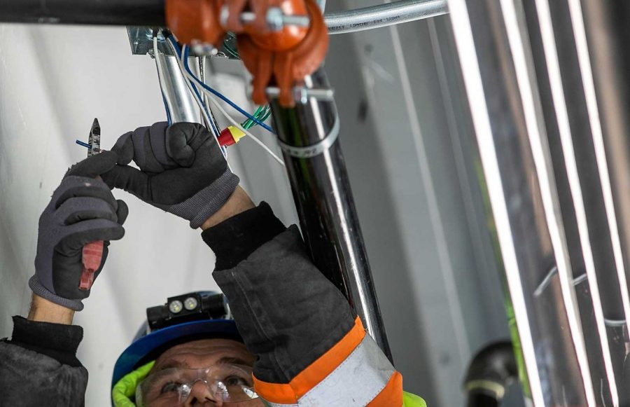 How To Find A Good Electrician () How To Find A Good Electrician